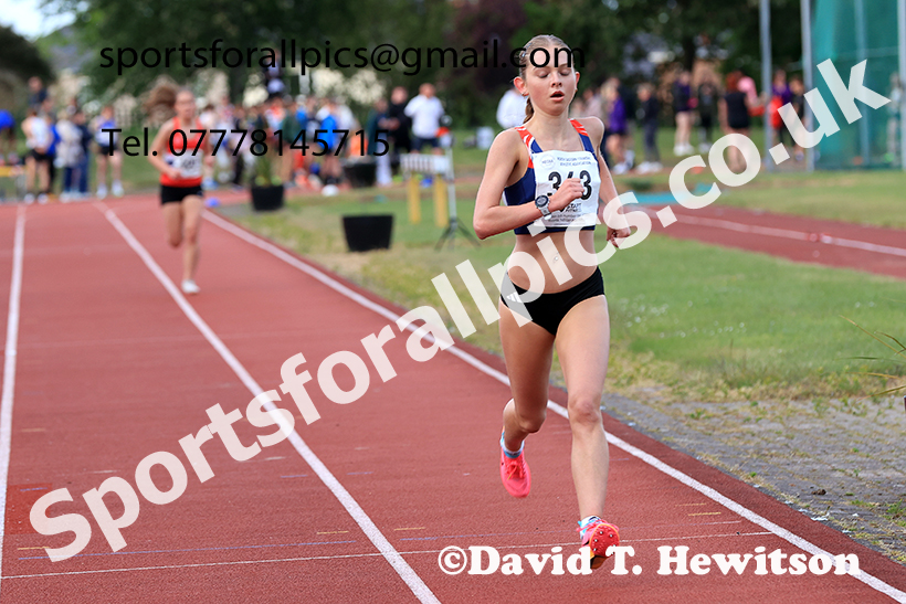The 3000 metres, 2025 NEGP No 2, Monkton Stadium, Wednesday, May 28th. Photo: David T. Hewitson/Sports for All Pics